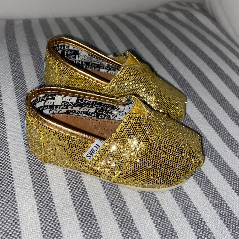 COPY - Baby TOMS shoes